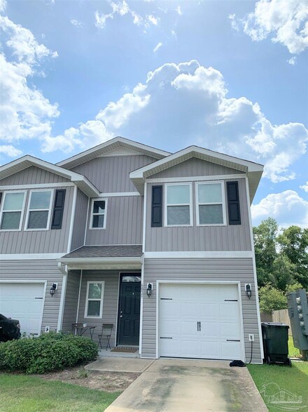 6029 Royal Port Ct, Pensacola, FL 32526