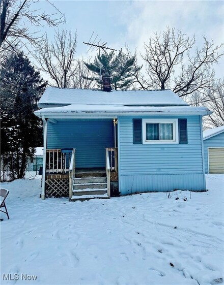 1512 White Ave, Akron, OH 44307