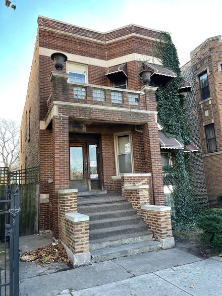 1943 W Garfield Blvd, Chicago, IL 60636