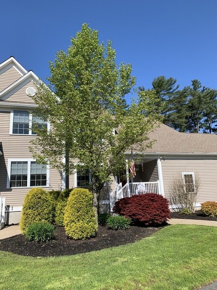 39 Maine Ave, North Dartmouth, MA 02747
