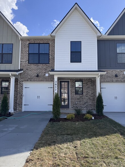 3057 Inman Dr, Thompson's Station, TN 37179