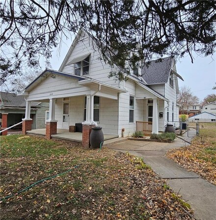 2325 S 17th St, Saint Joseph, MO 64503