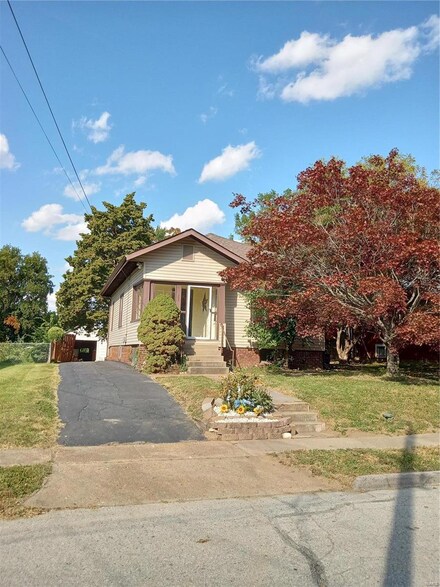 8907 Windom Ave, Saint Louis, MO 63114