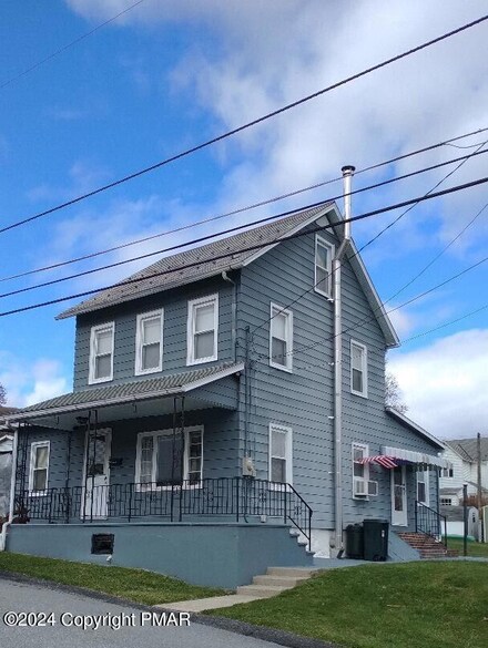 204 N Franklin St, Pen Argyl, PA 18072