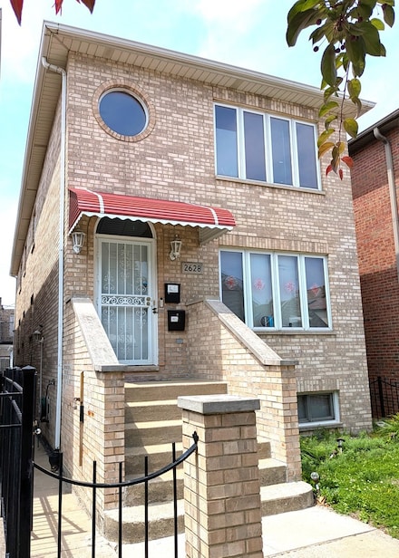2628 S Emerald Ave, Chicago, IL 60616