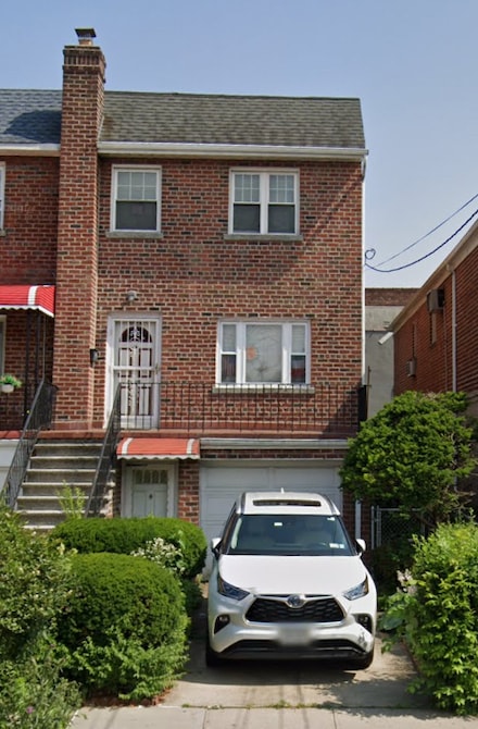 928 Rhinelander Ave, Bronx, NY 10462