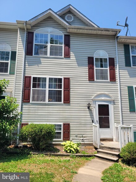 24 Duck Harbour Dr, North East, MD 21901
