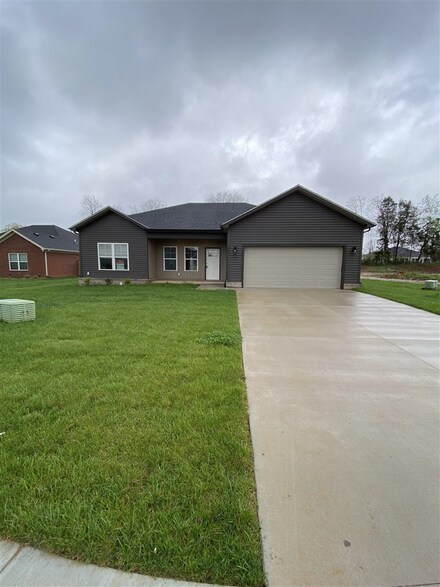 3021 Gunsmoke Trail Way, Bowling Green, KY 42101