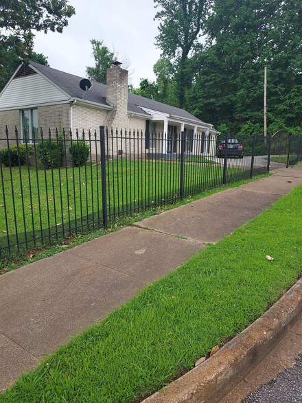 3810 Edenburg Dr, Memphis, TN 38127
