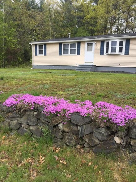 19 Ferry Rd, Nashua, NH 03064