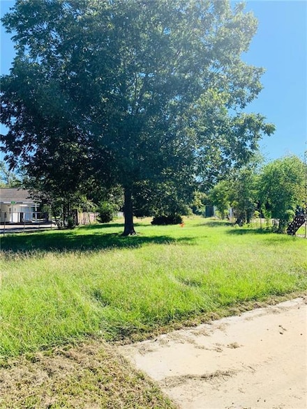 401 Tunica Dr E, Marksville, LA 71351