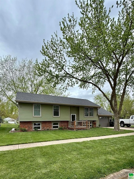 802 4th St, Onawa, IA 51040
