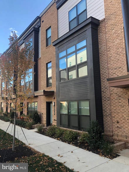 2149 Tysons Ridgeline Rd, Pimmit Hills, VA 22043