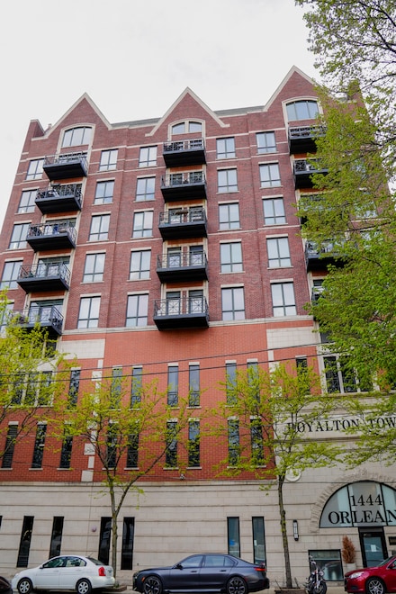 1444 N Orleans St Unit 6E, Chicago, IL 60610