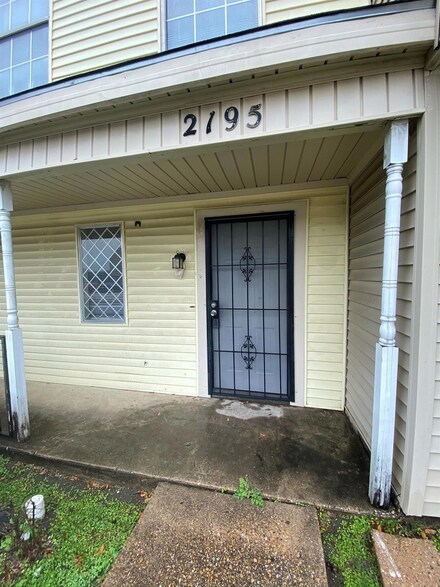 2195 Aspen Dr, Dallas, TX 75227
