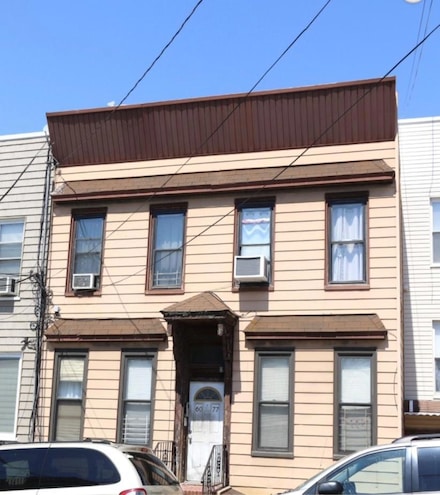 6077 55th St, Maspeth, NY 11378