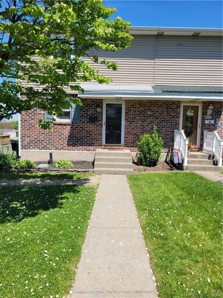 616 S 14th St, Catasauqua, PA 18032