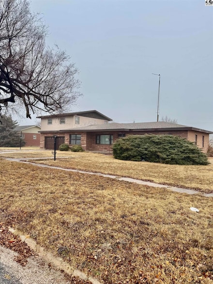 216 S Poplar St, Minneola, KS 67865