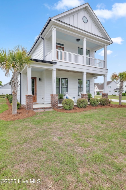 309 Bogue Watch Dr, Newport, NC 28570