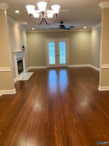 4770 Whitesburg Dr SE Unit 103, Huntsville, AL 35802