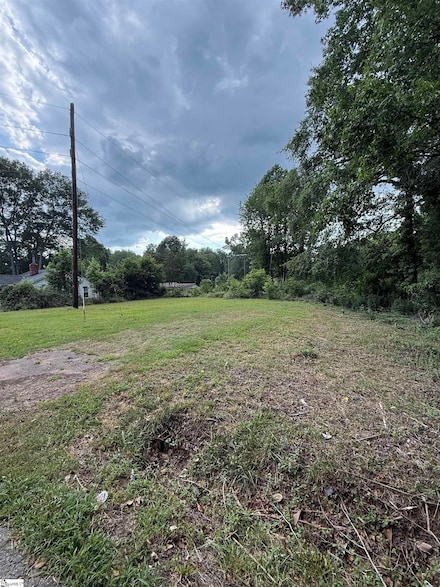1004 Raymond Ave, Anderson, SC 29625