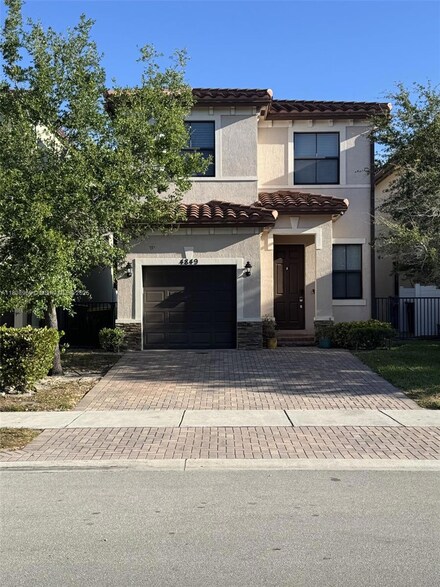 4849 NW 57th Ct, Tamarac, FL 33319