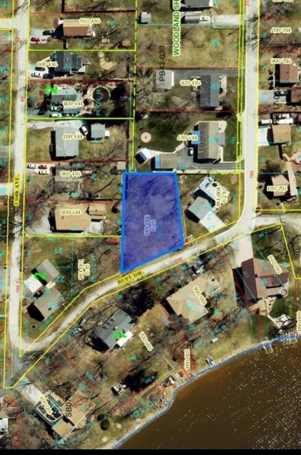 13515 Cedar St, Cedar Lake, IN 46303