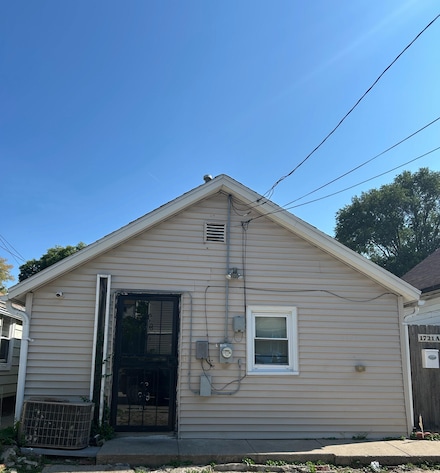 1721 S 3rd St, Milwaukee, WI 53204