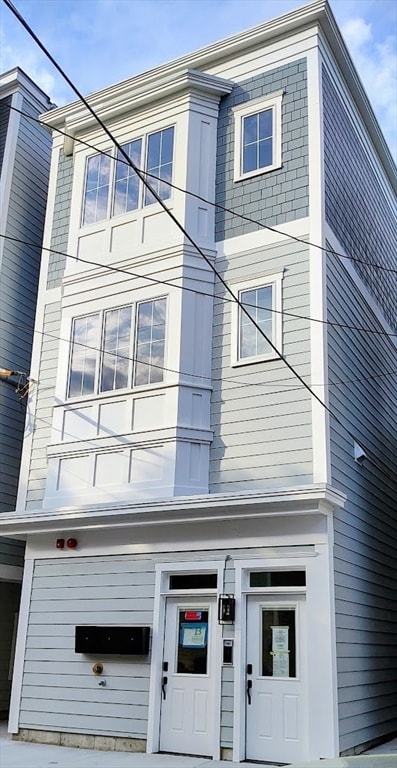 80 Baxter St, Boston, MA 02127
