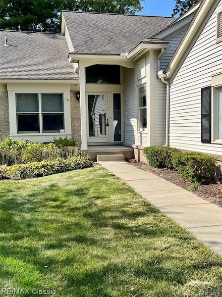 7663 Danbury Cir, West Bloomfield, MI 48322