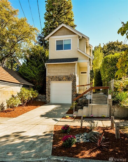 4006 19th Ave SW, Seattle, WA 98106