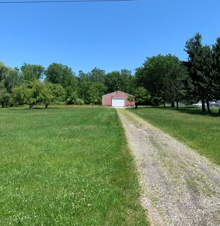2157 S Sheridan Rd, Lennon, MI 48449