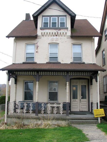 828 Kieffer St, Fountain Hill, PA 18015
