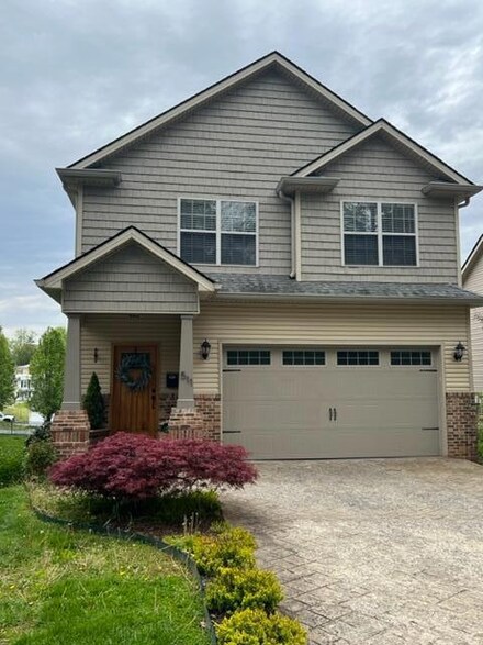 511 Laurel Ave, Johnson City, TN 37604