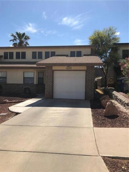 1555 Common Dr, El Paso, TX 79936
