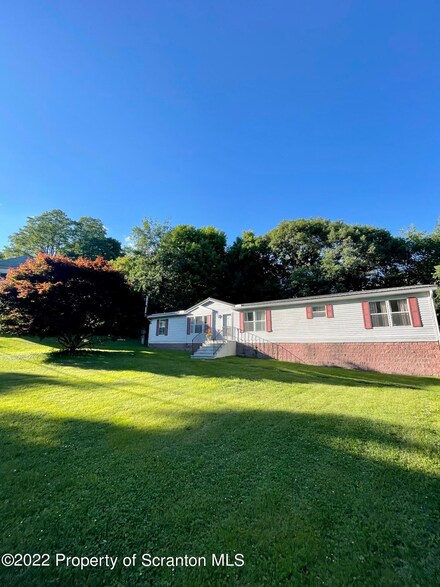1022 Lookout Dr, Scranton, PA 18504