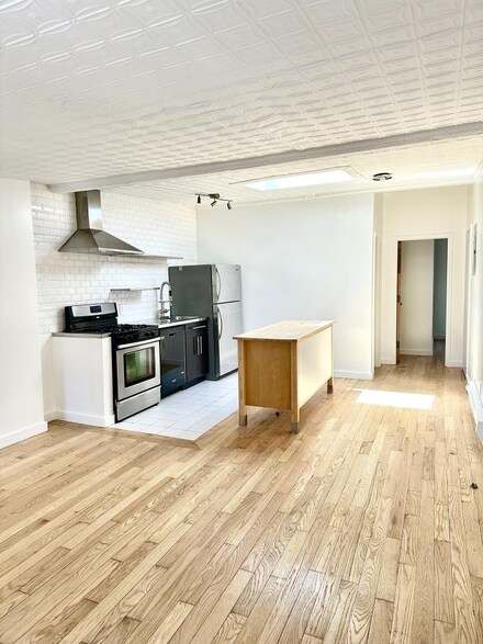 229 Kent Ave Unit 3, Brooklyn, NY 11249