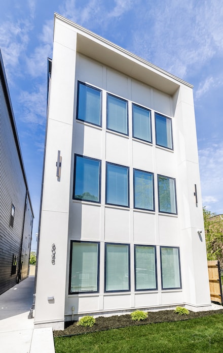 6048 S Eberhart Ave Unit 2, Chicago, IL 60637