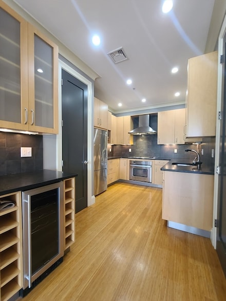 354 Dorchester St Unit 3, Boston, MA 02127