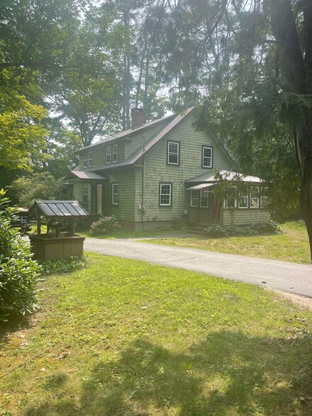 33 New Hampshire Route 175, Holderness, NH 03245