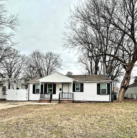 5721 E 4th St, Tulsa, OK 74112