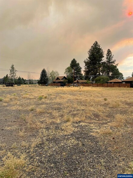 471 W Cascade Ave, Sisters, OR 97759