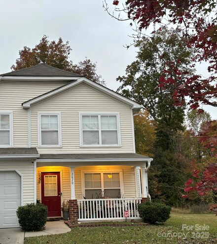 1610 Ledson Ct, Charlotte, NC 28214