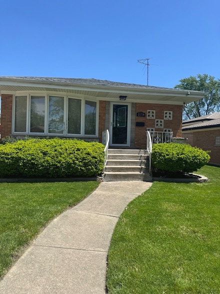 15739 Ingleside Ave, Dolton, IL 60419