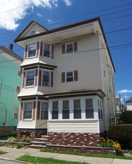 211 Whitman St, New Bedford, MA 02745