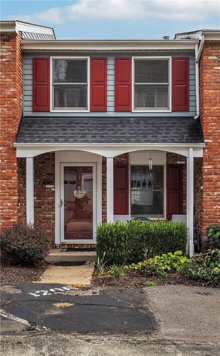 1206 Timberidge Dr, Bethel Park, PA 15102