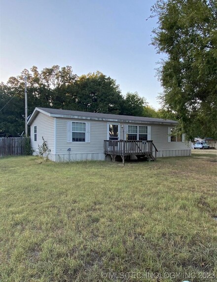 305 N 20th St, Mannsville, OK 73447