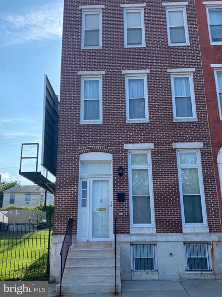1370 N Carey St, Baltimore, MD 21217