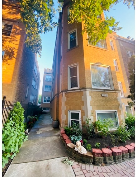 2219 W Highland Ave Unit 2N, Chicago, IL 60659