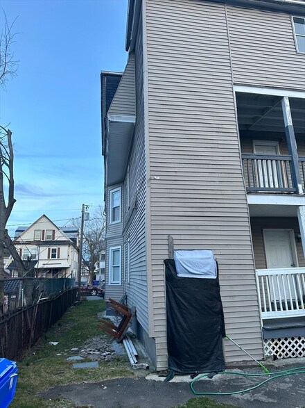 58 Hollywood St Unit 60, Springfield, MA 01108